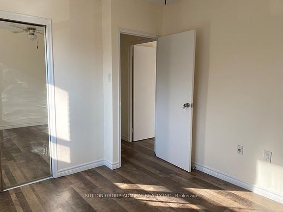 4th image of 8 Kingsbridge Ct Unit 108