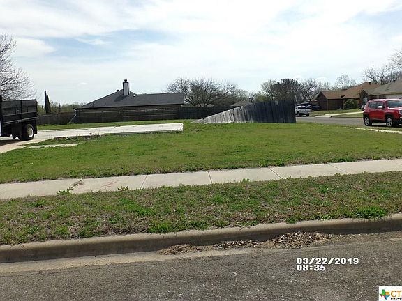 3rd image of 2402 Henry Dr