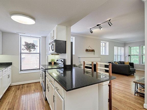 5th image of 5522 Waterman Blvd APT 32