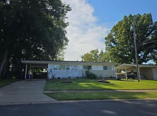 2360 Oriole Dr, Florissant, MO 63033