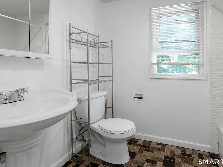 100 Loftus Cir — Photo 18