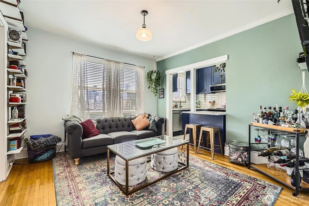 214 Summit Ave E, Unit 407 — Photo 2