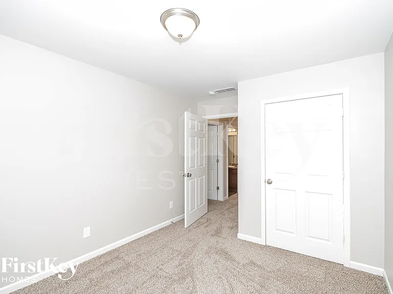 1805 Seayes Rd — Photo 10