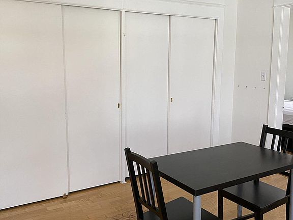 5th image of 244 Bowen St #12