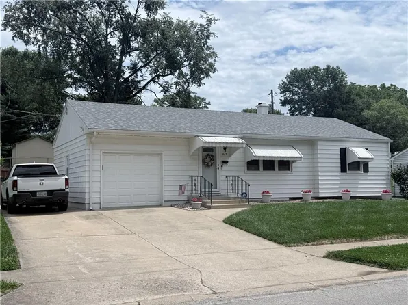 1613 N McCoy St, Independence, MO 64050
