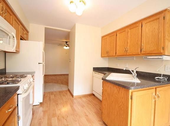 3rd image of 13934 E Leamington Dr