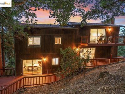 6861 Saroni Dr, Oakland, CA, 94611