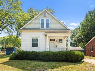 102 N 41st St, Belleville, IL 62226