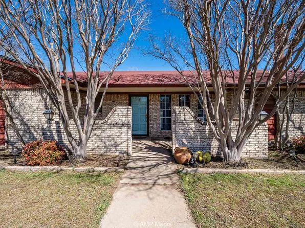 402 Robin St, Throckmorton, TX 76483