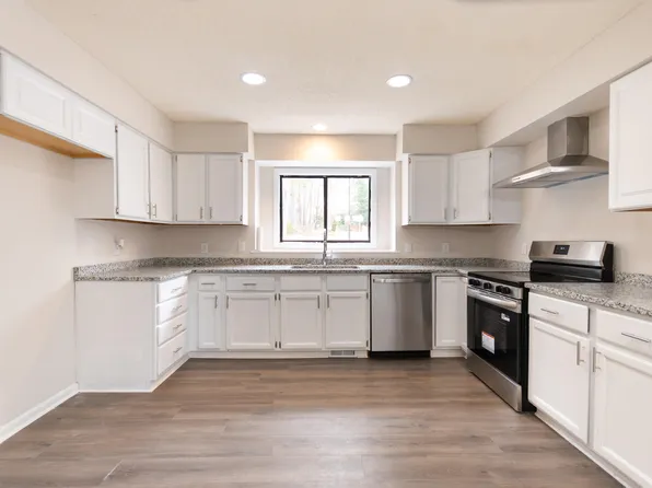 6001 Applewood Ln, Raleigh, NC 27609
