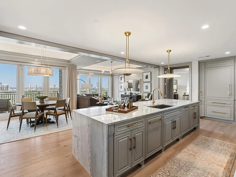 The Langley — Photo 11