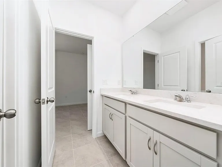 2414 Celebration Blvd — Photo 21
