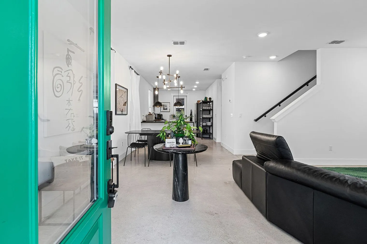 3 bed, 3.0 bath, 495 sqft, $7,870 — Photo 1