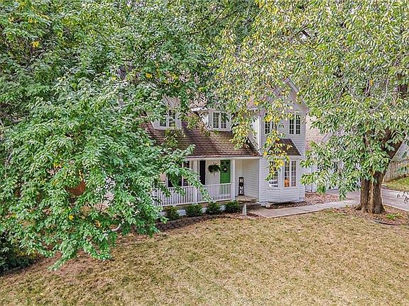 2nd image of 1209 NW Hawk Creek Dr