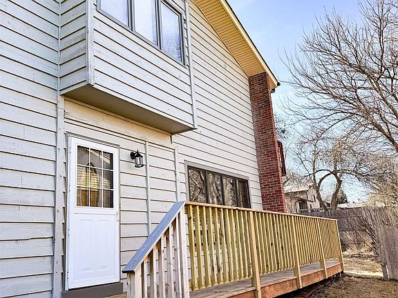 2nd image of 5561 Canterbury Ln