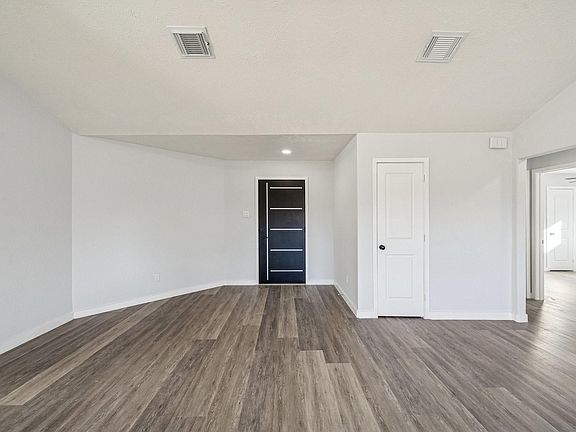 4th image of 1419 Fieldstone Dr
