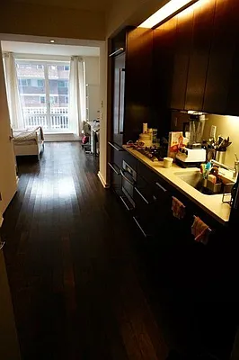 Sold by R New York | media 10