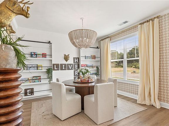 3rd image of 102 Bluefin St