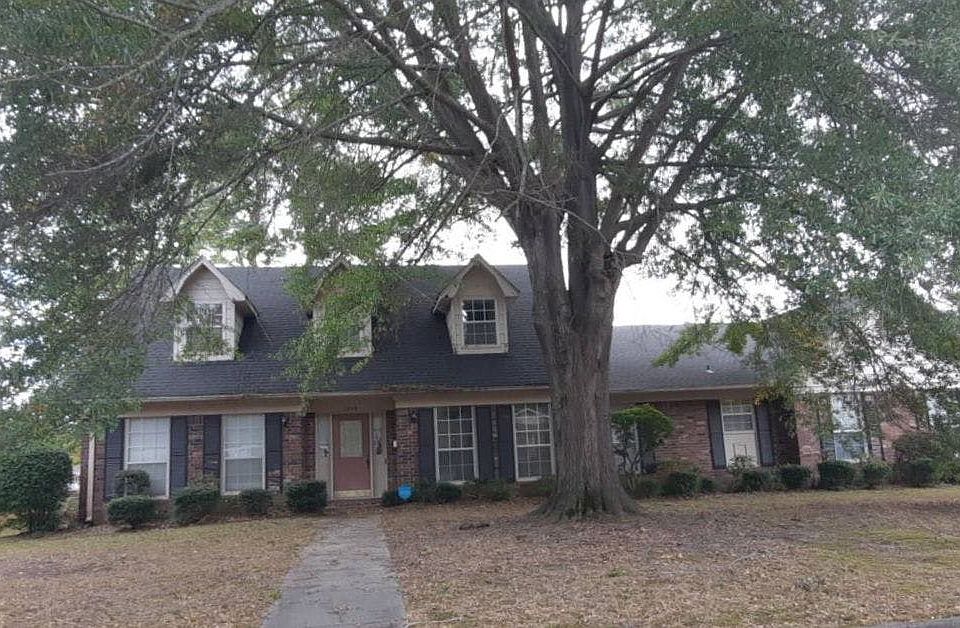 1st image of 2304 Forest Knoll Dr