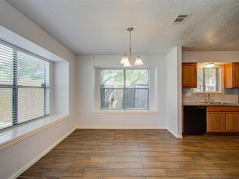 2702 Fir Crest Ct — Photo 8