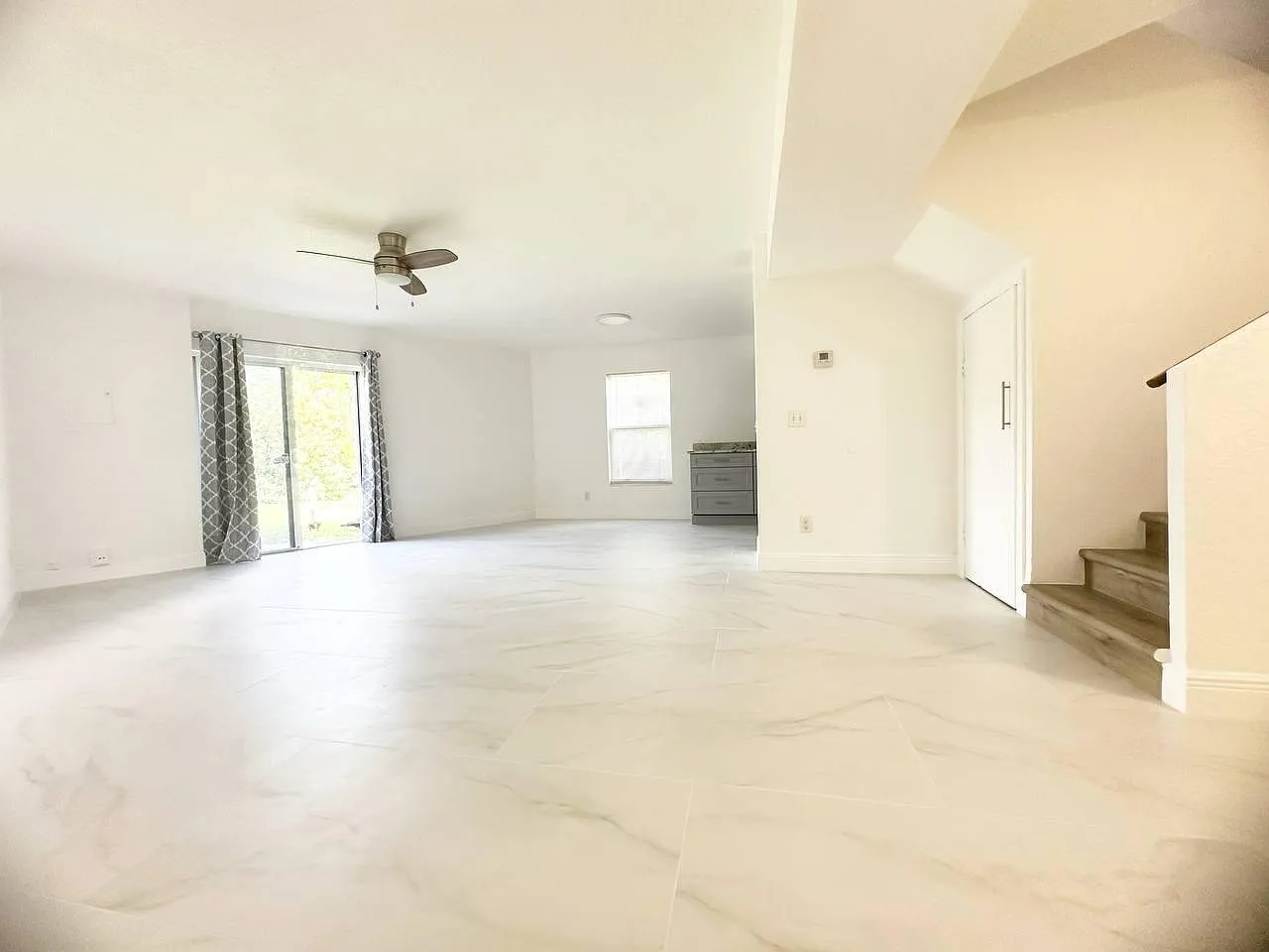 4 bed, 2.5 bath, 1583 sqft, $3,600 — Photo 2