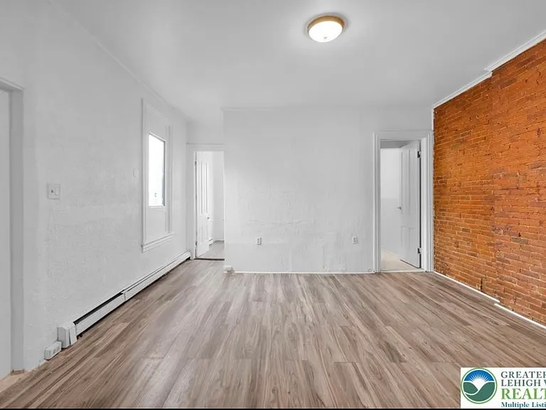 315 N 6th St — Photo 4