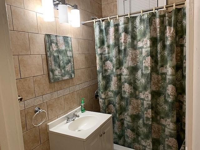 2nd image of 2339 125th St APT 1