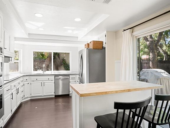 3rd image of 1307 Mossbrook Court