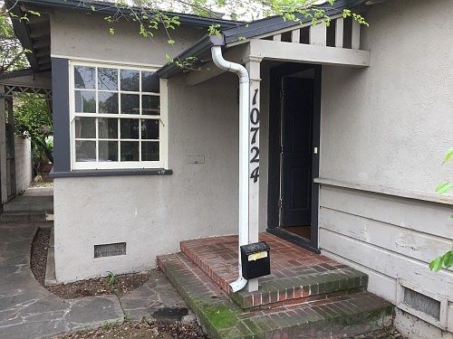 1st image of 10724 Moorpark St