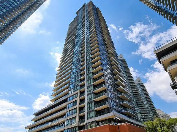 2212 Lake Shore Blvd W #3001, Toronto, ON M8V 0C2