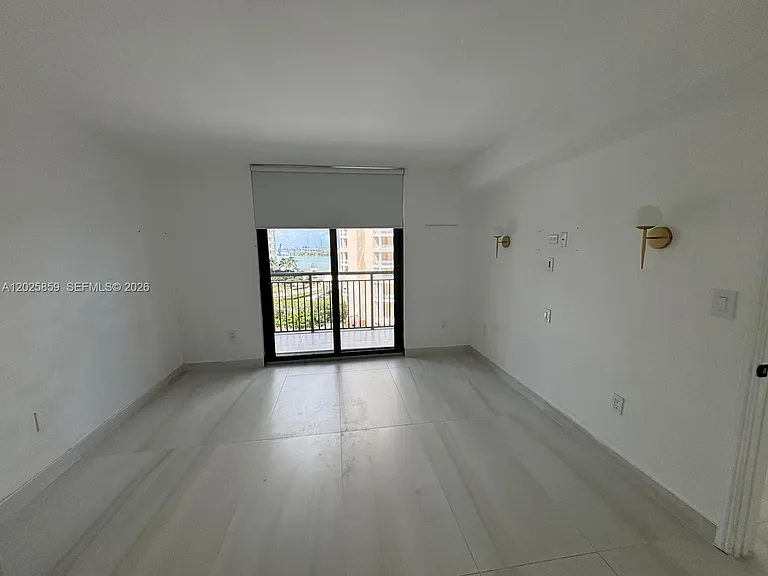 540 Brickell Key Dr #1024 — Photo 18