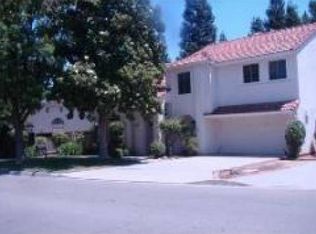 433 E Braddock Dr, Fresno, CA
