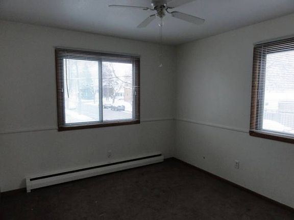 10.5x13 bedroom - newer w