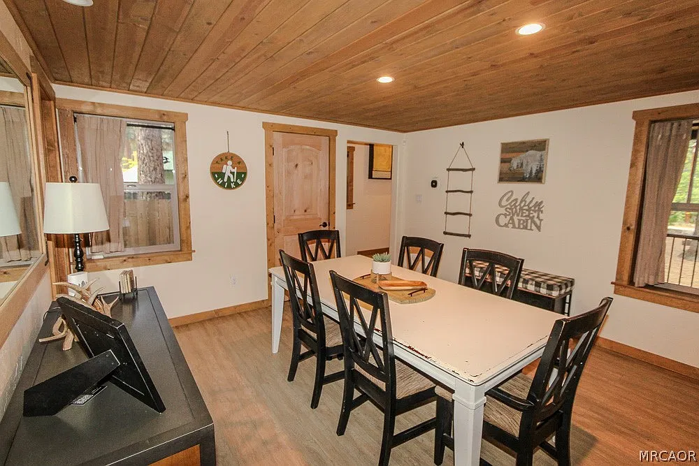 2 bed, 1.0 bath, 958 sqft, $1,800 — Photo 4