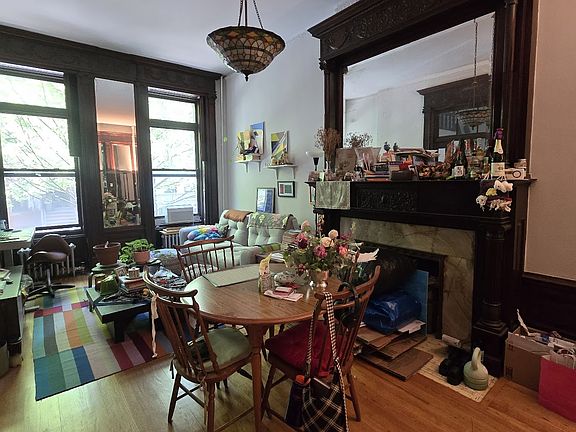 3rd image of 319 W 88th St APT 3