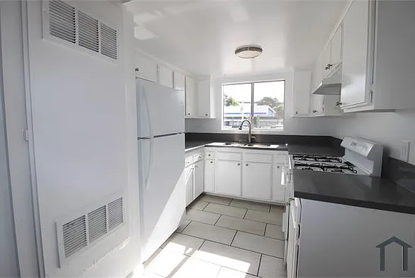 11308 S Figueroa St #F — Photo 2