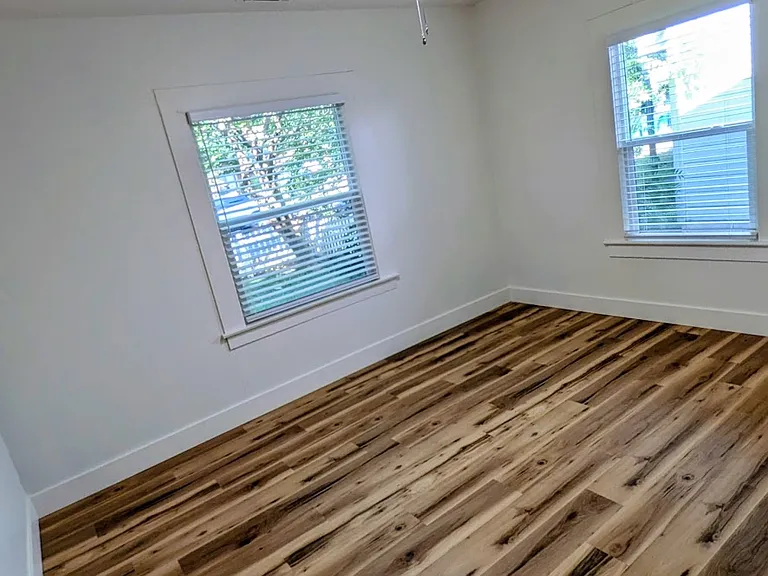 1267 Warner St — Photo 8