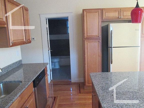 5th image of 235 Boylston St #3