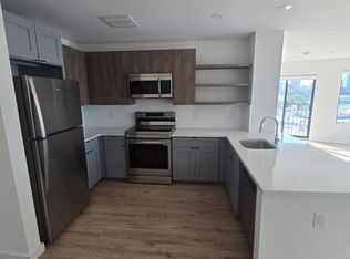 503 Market St #4A, Newark, NJ 07105