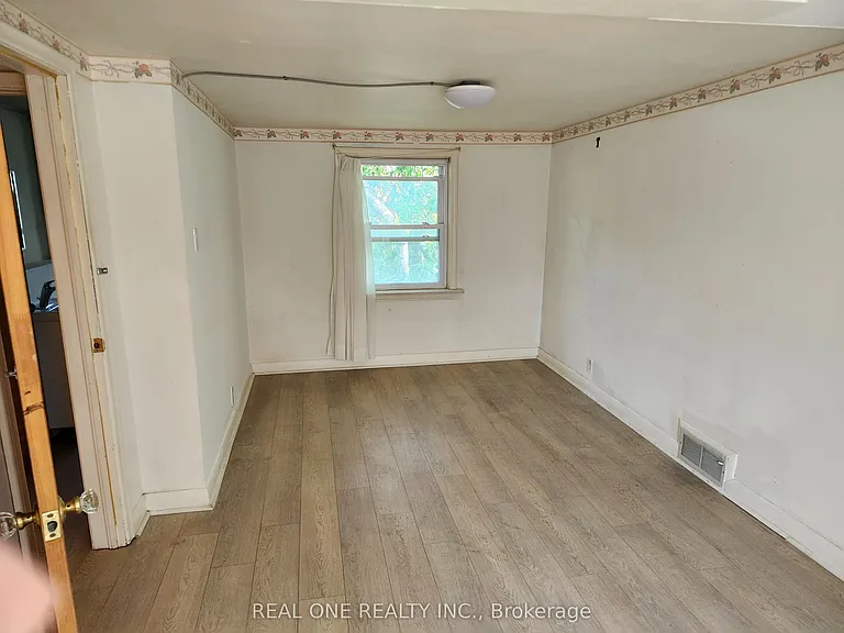 22 Pleasant View Dr — Photo 9