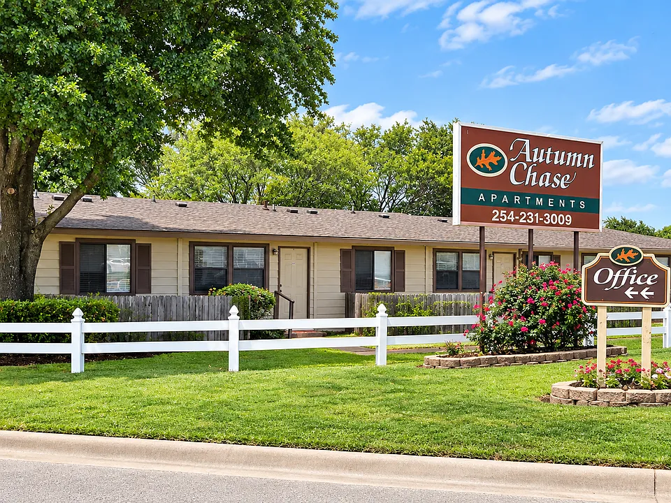 Autumn Chase Apartments
