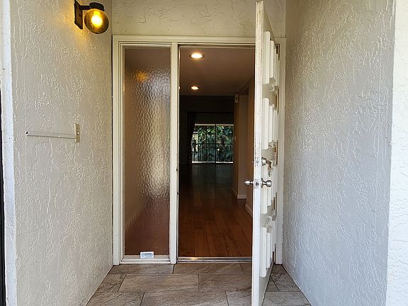 3rd image of 1814 Kings Lake Blvd APT 204