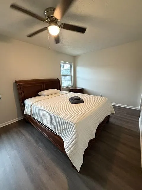 3 bed, 2.5 bath, 1240 sqft, $1,616 — Photo 2
