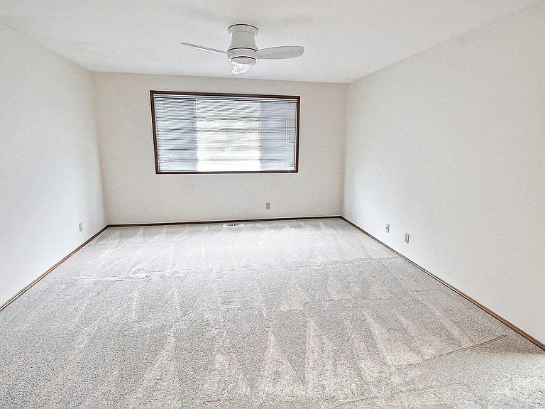 23952 SE 40th Pl — Photo 11