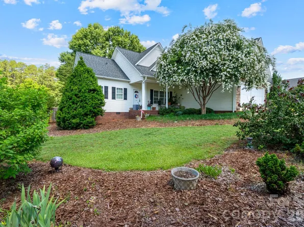 1621 Herbie Cir, Newton, NC 28658