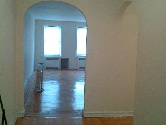2nd image of 100 E 18th St APT 3C