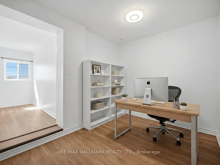 3025 The Credit Woodlands #314 — Photo 4