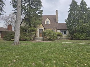 8369 Crestwood Ave, Munster, IN 46321