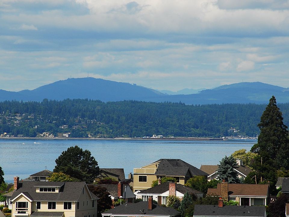 2nd image of 2117 29th Ave W