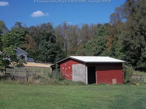 5th image of 81 Bradley Dr